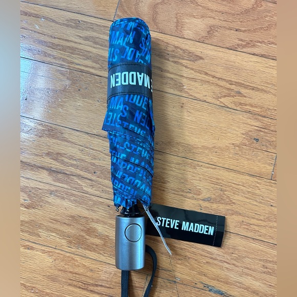 NWT Steve Madden Blue Umbrella - Picture 1 of 2